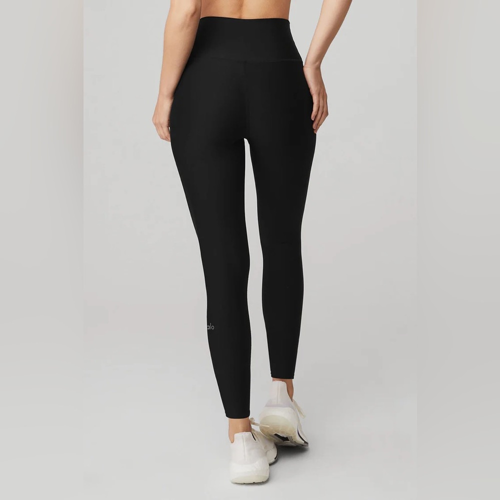 Alo Yoga Leggings 🤍 - Picture 3 of 7